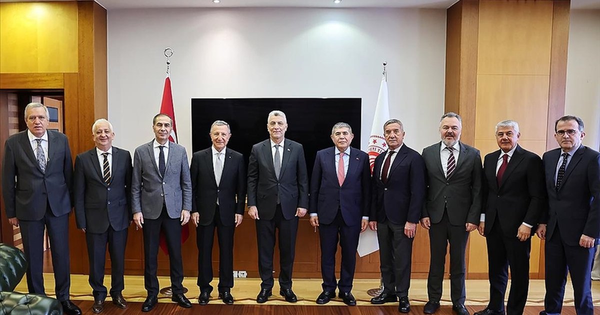 Bakan Bolat: Müteahhitlik sektörü Türkiye'nin ekonomik büyümesine katkı sunuyor