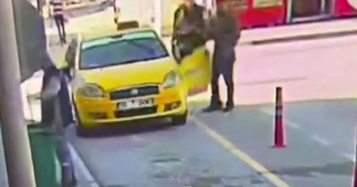 Taksi şoförü aracını çalan kişiyi koşarak yakaladı