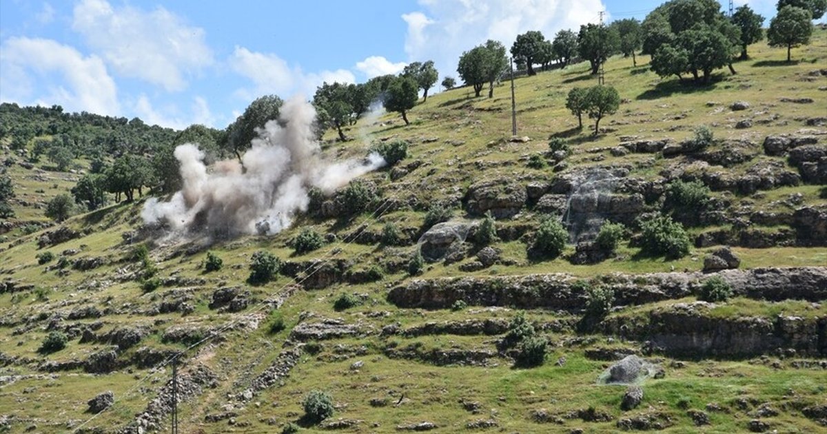 Şırnak'ta köy çevresinde güvenlik önlemi: Çelik ağlarla örülüyor