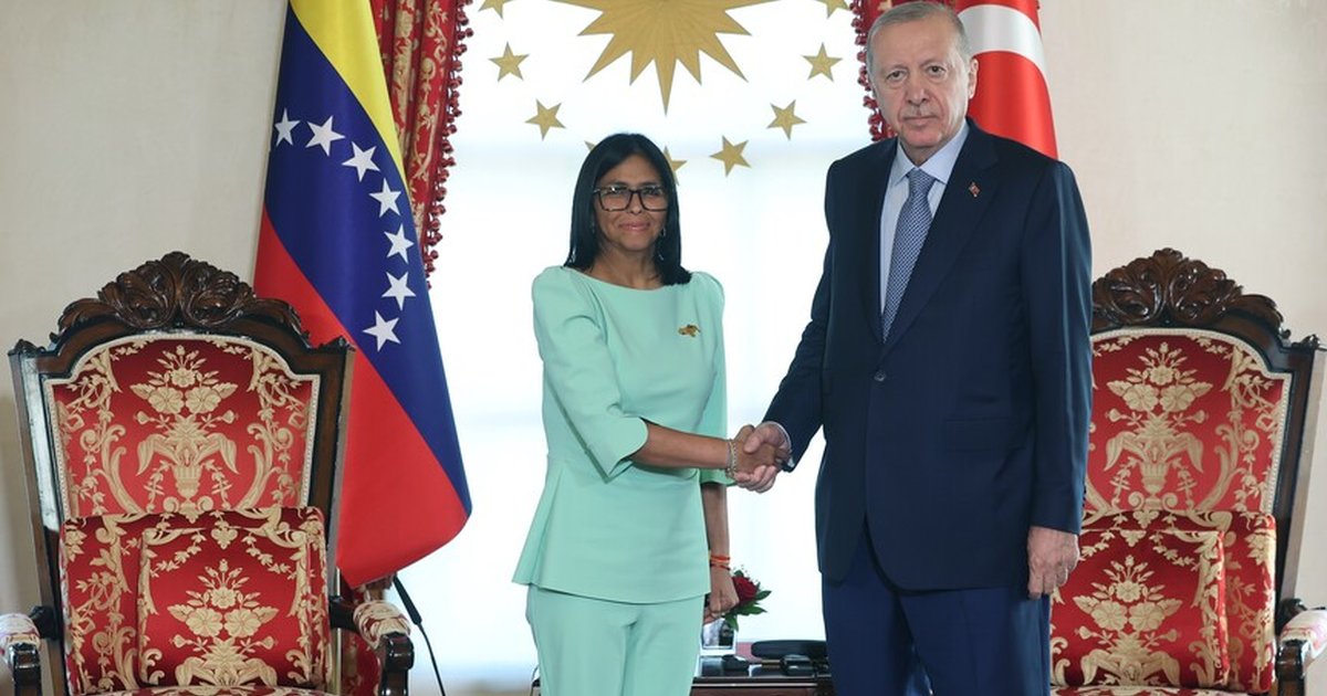 Venezuela küresel sisteme geri dönüyor