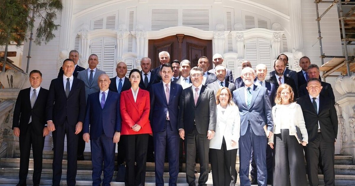 Bakan Kurum, Bankalar Birliği üyeleriyle görüştü