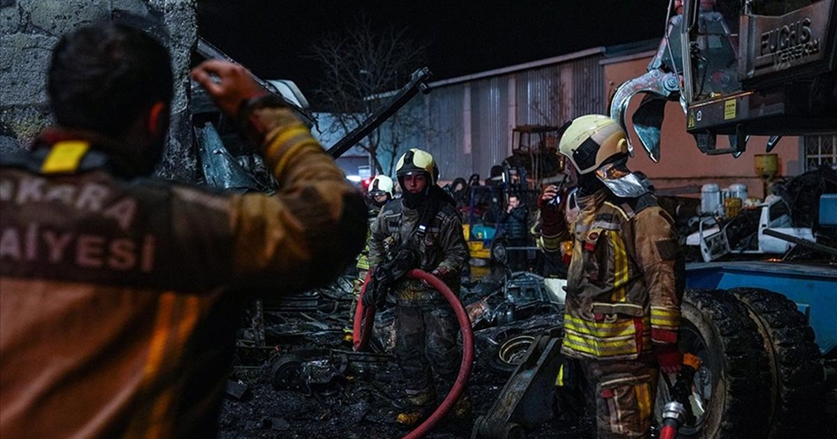 Ankara'da Hurdacılar Sanayi Sitesinde Büyük Yangın