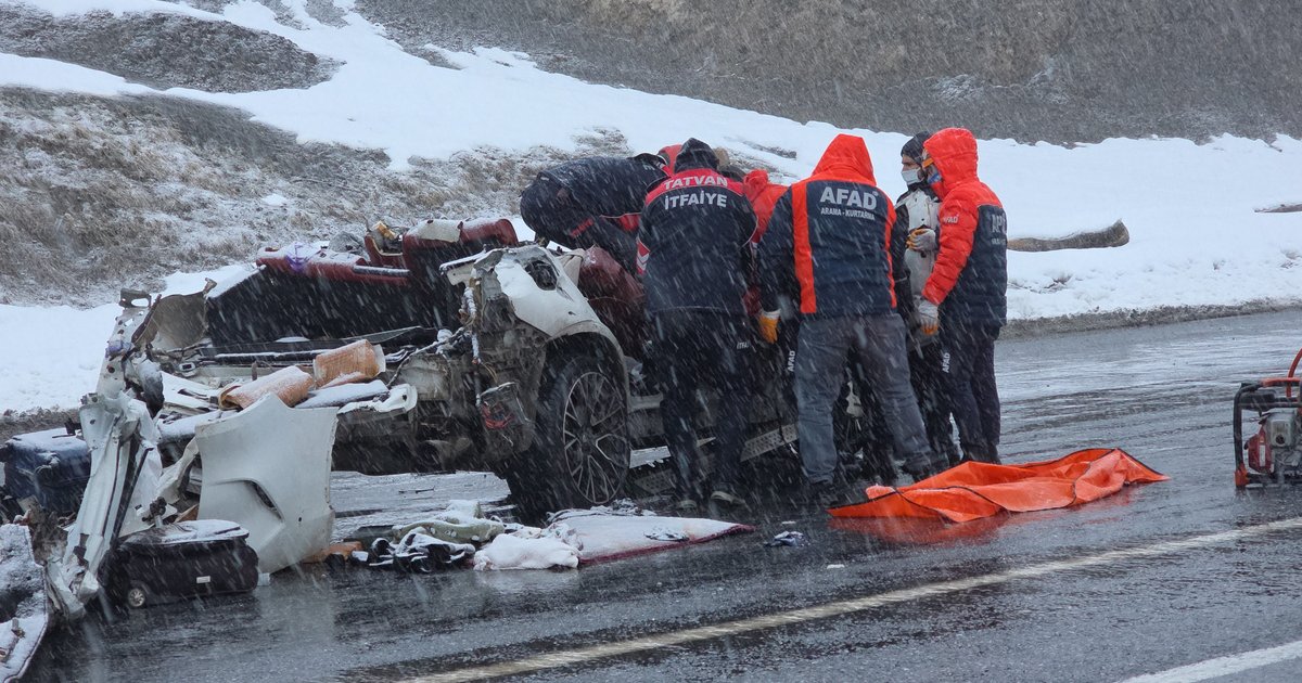 Tatvan'da feci kaza: 3 ölü