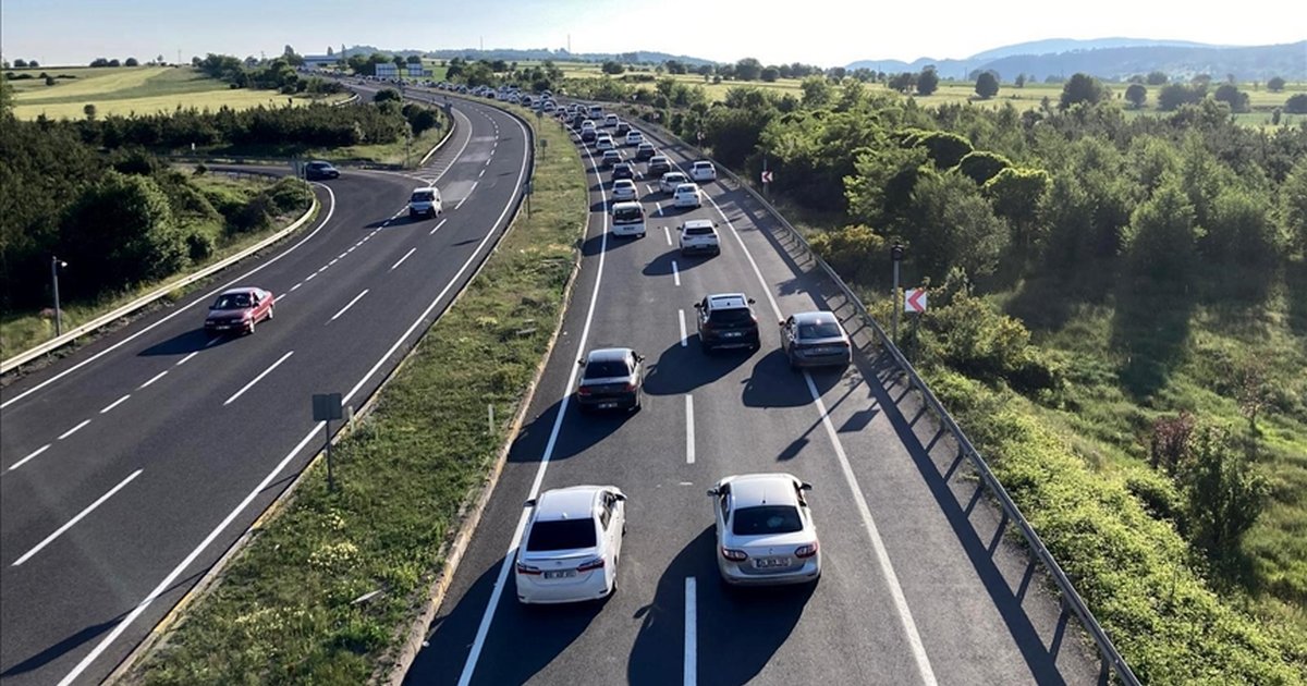 Tatilde yola çıkacak sürücülere araç bakımı uyarısı