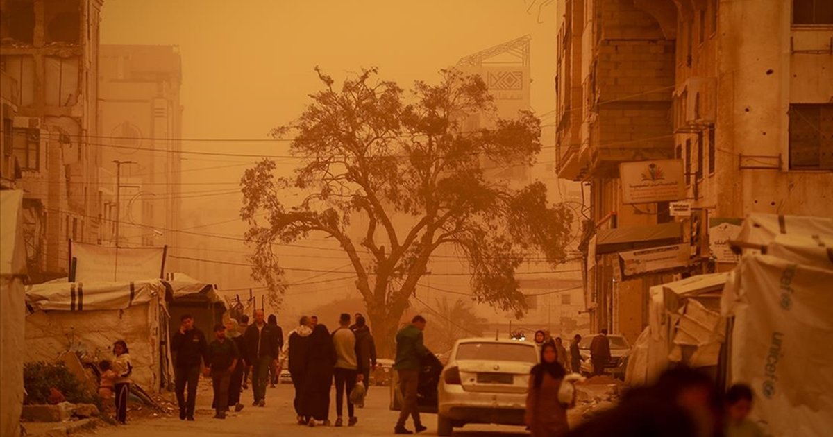 Gazze'de kum fırtınası hayatı zorlaştırdı