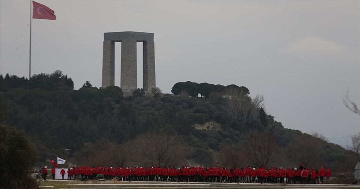 AKUT ekipleri Gelibolu'da şehitler anısına yürüdü