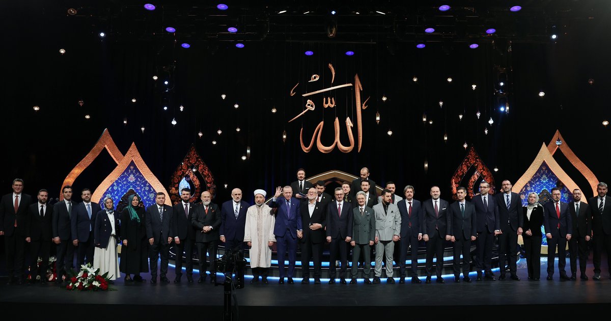 Cumhurbaşkanı Erdoğan: Bir asır önce yazılan kanlı senaryolara izin veremeyiz