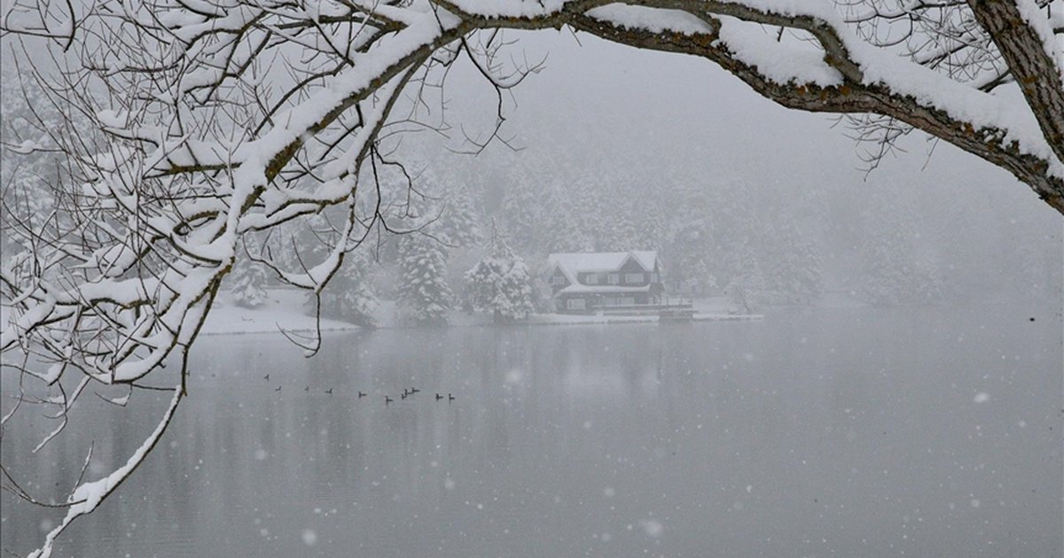 Abant ve Gölcük'te Mart Karı Tatilcileri Sevindirdi