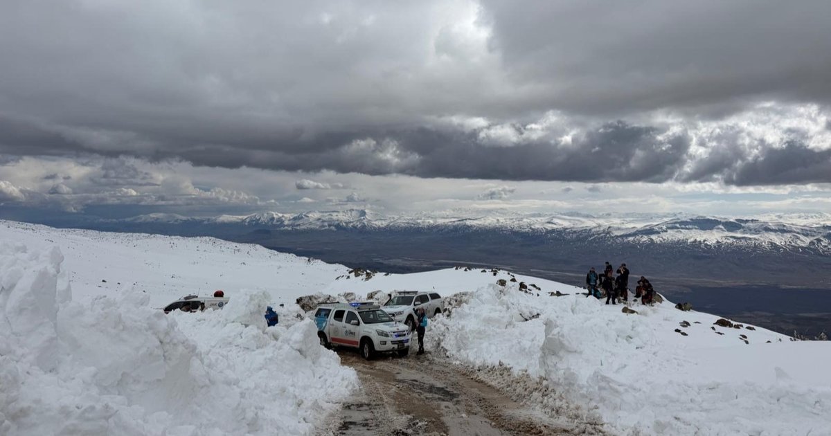 Ağrı'da kaybolan kadın dağcı için arama çalışması