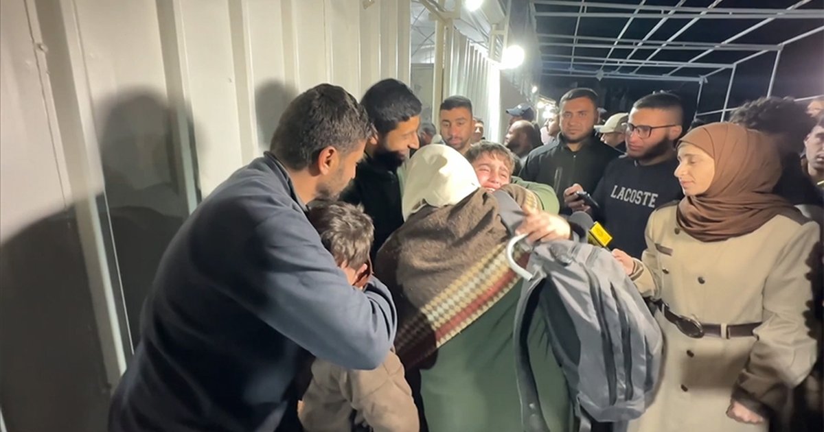 İsrail Refah Sınır Kapısı'nı kısıtlı açtı, 28 Filistinli Gazze'ye döndü