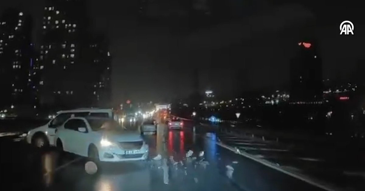 Esenyurt'ta Korkunç Kaza: Otomobil Hafif Ticari Araca Çarptı