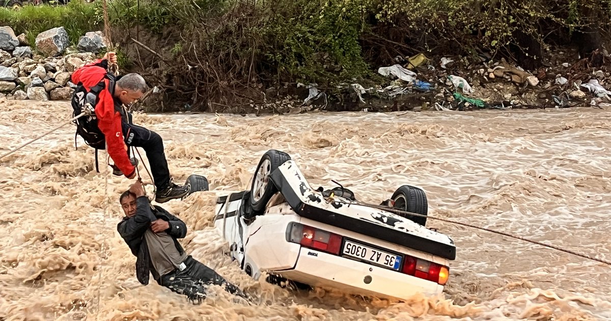 Muğla'da sele kapılan otomobilde bir ölü