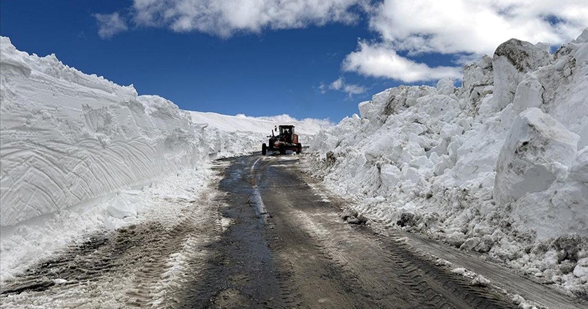 Ardahan-Ardanuç kara yolu 4 ay sonra açılıyor