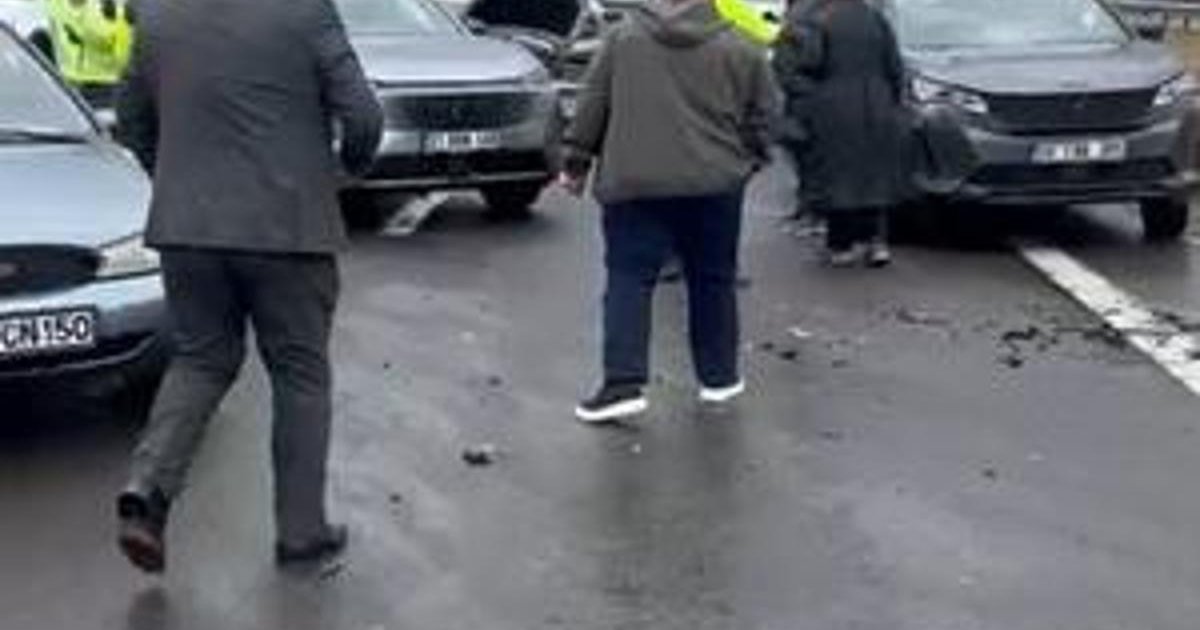 Otoyolda Zincirleme Trafik Kazası: 6 Yaralı