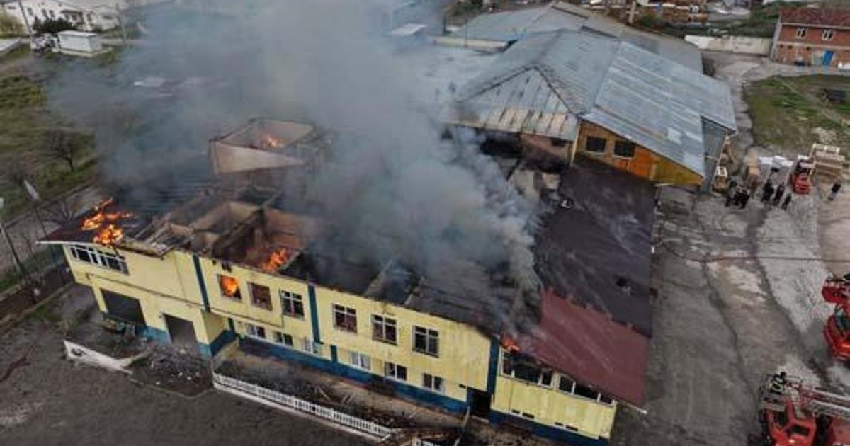 Kastamonu'da fabrika yangını kontrol altına alındı