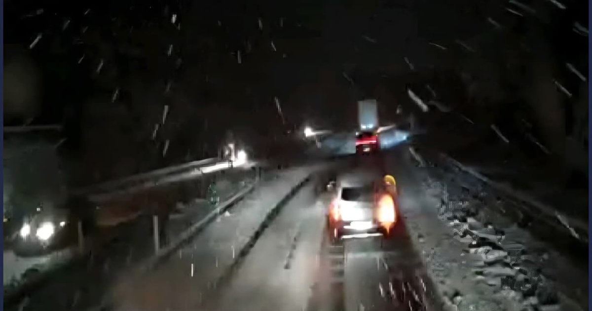 Mayıs ayında kar yağışı Uşak-Afyonkarahisar yollarını kapattı
