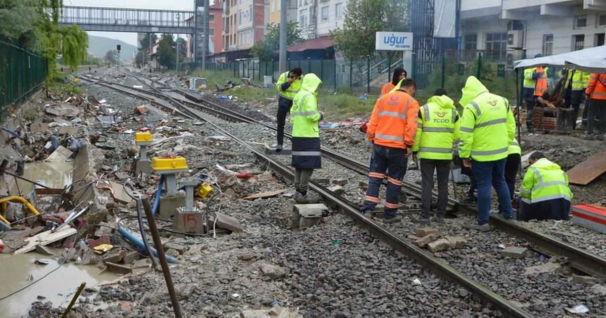 Samsun Havza'da selden sonra 2624 personel görevlendirildi