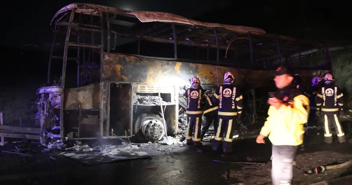 Denizli'de yolcu otobüsü yangında 8 ölü