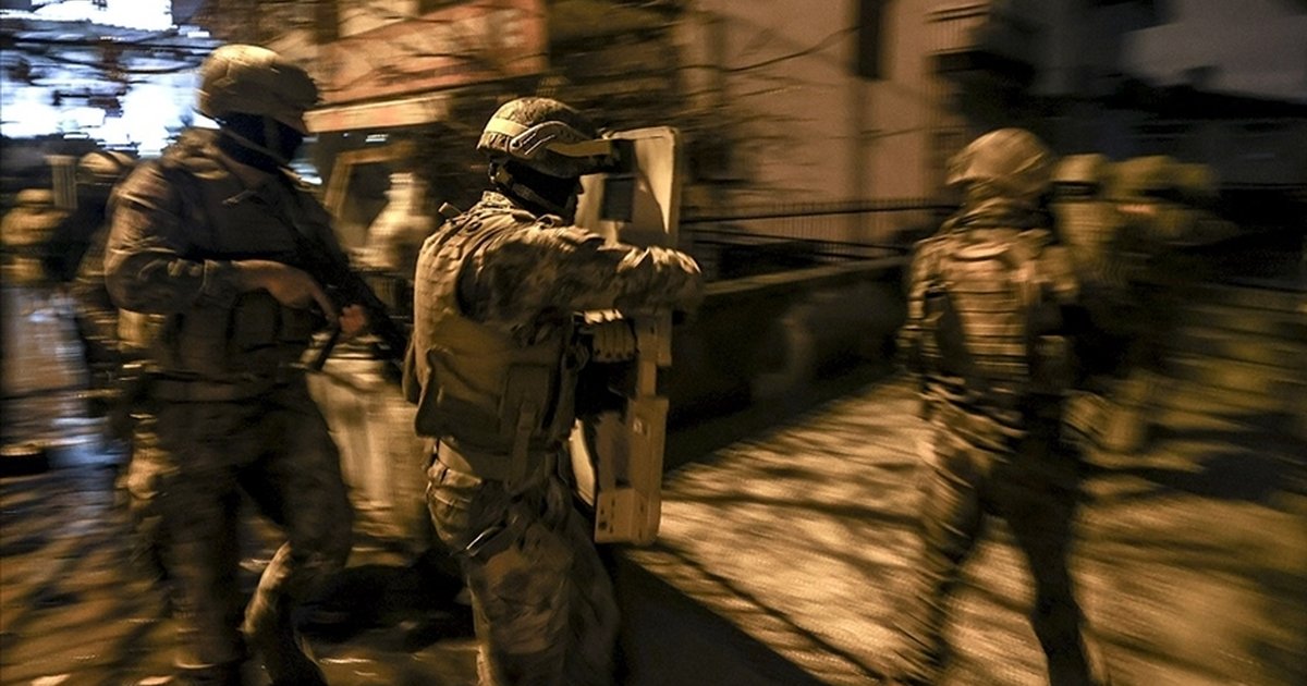İstanbul'da Sahte İkamet Operasyonu: 18 Gözaltı