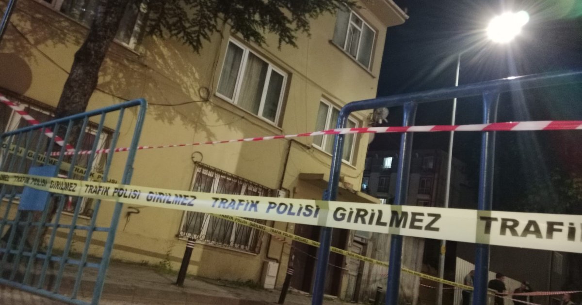 Bilecik'te temel kazısı sırasında 3 katlı bina tahliye edildi