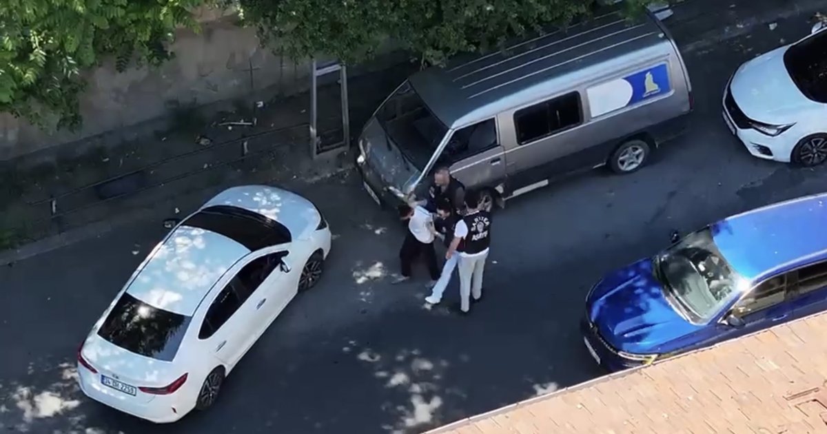 13 yaşındaki çocuk minibüsle İstanbul turu yaptı, polis havadan takiple yakaladı