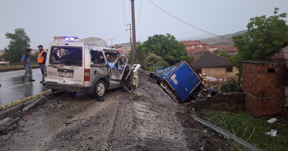 Kula'da tiner yüklü tır kazası: 2 ölü, 4 yaralı