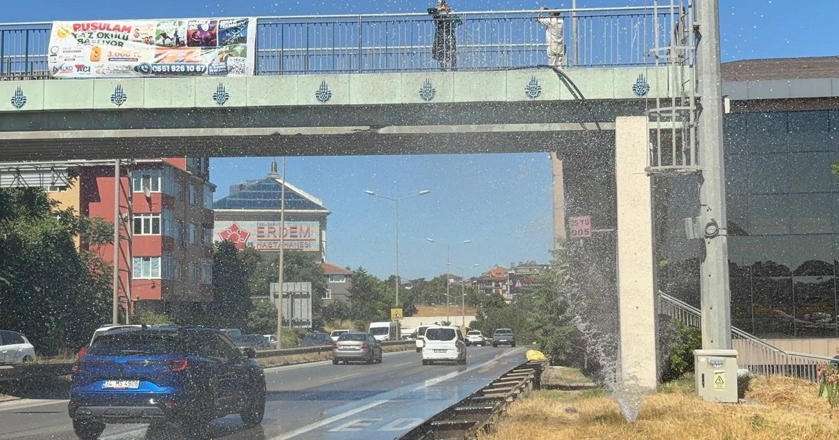 İstanbul'da su borusu patladı: Şile Otoyolu'nda trafik aksadı