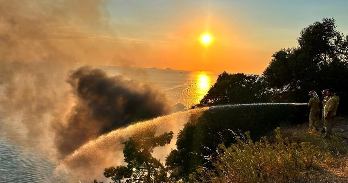 Büyükada'da plaj restoranında yangın
