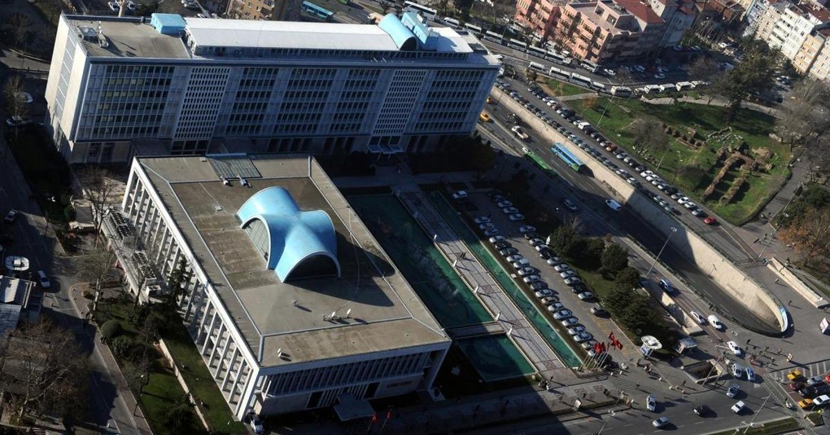 İBB Yolsuzluk Davası: İmamoğlu Salondan Çıkarıldı