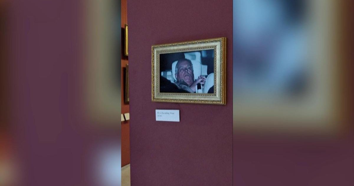 Louvre'da Prens Andrew protestosu: Gözaltı fotoğrafı sergilendi