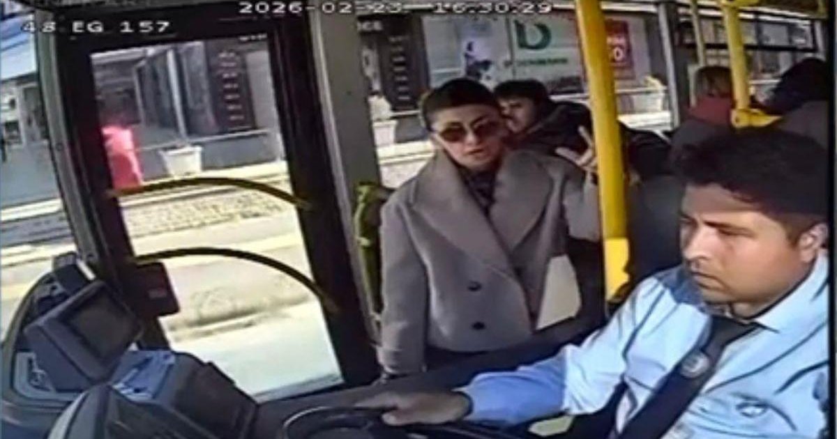 Marmaris'te şoförün insanlık örneği: Fenalaşan yolcuyu hastaneye yetiştirdi