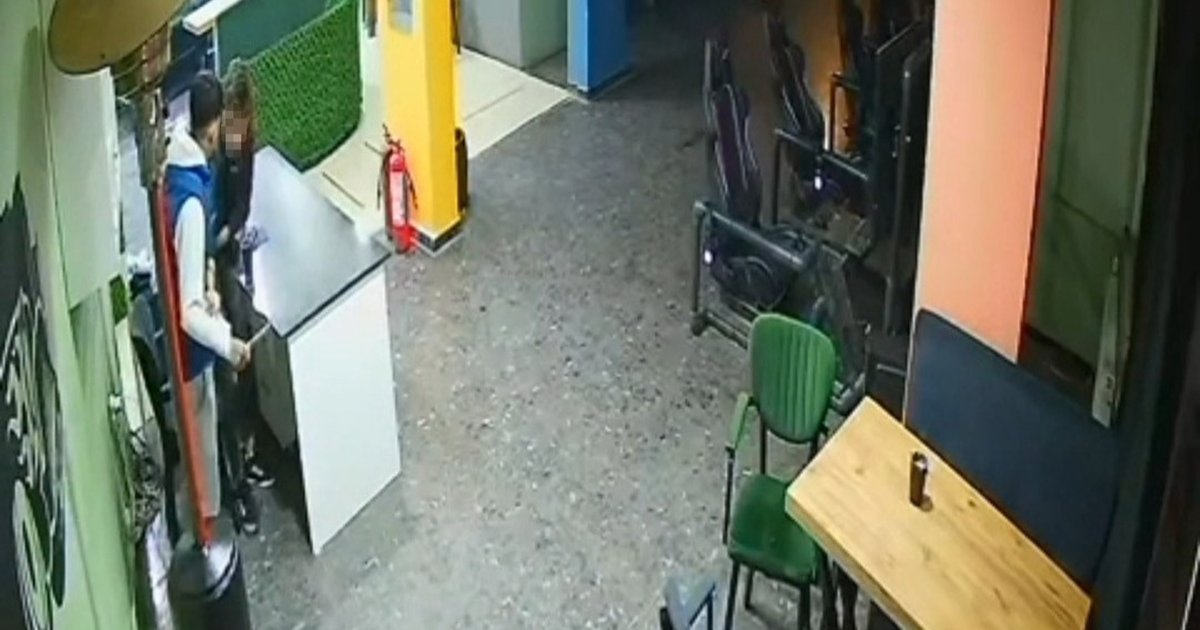 17 yaşındaki çocuk internet kafede bıçaklandı