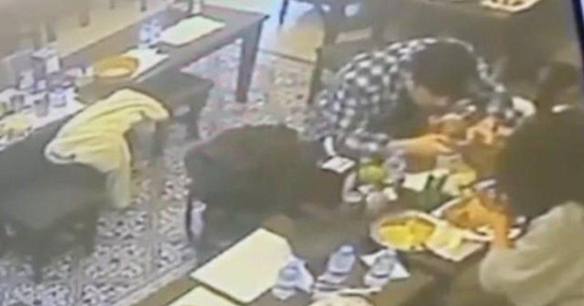 Taksim'de restoranda böcekli yemek skandalı