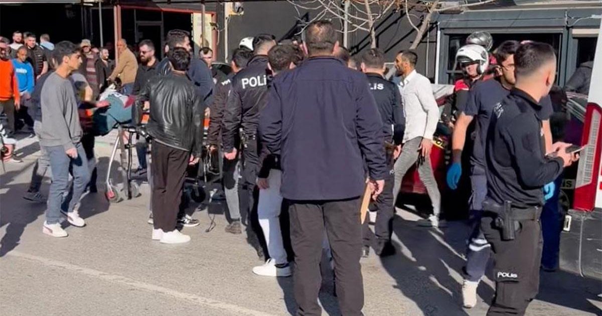 Akhisar'da bıçaklı kavga: 1 ölü, 2 ağır yaralı