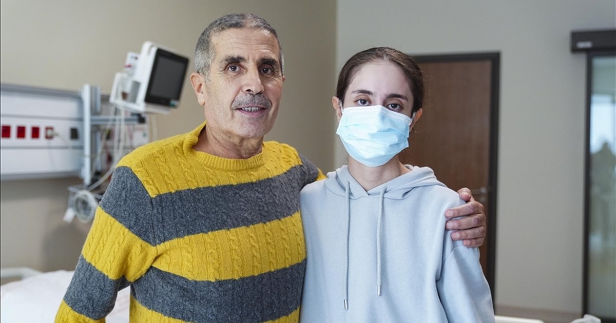 Kardeşine karaciğer, kızına böbrek verdi