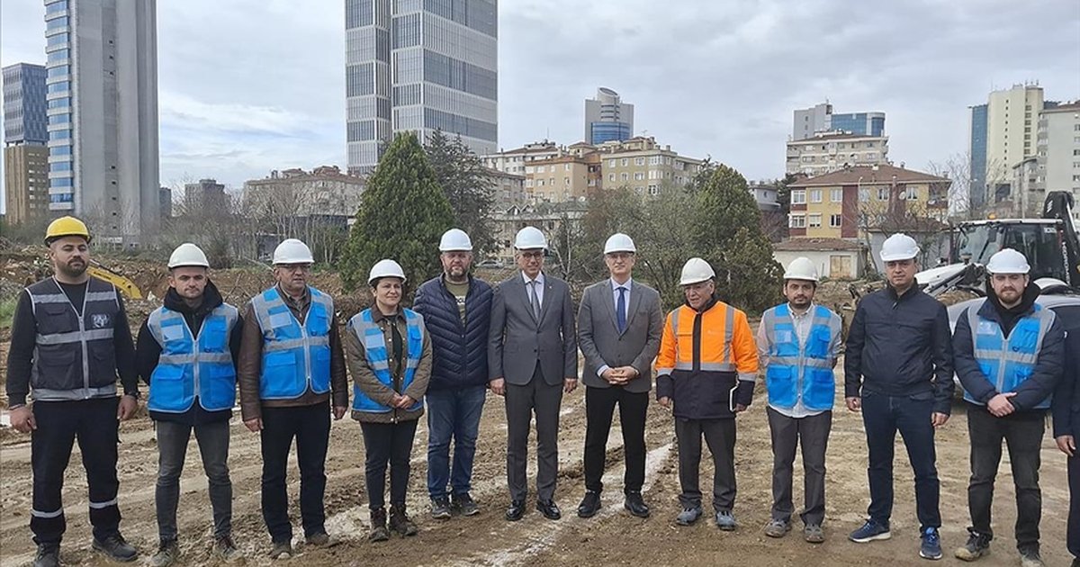 Bakan Memişoğlu, Fatih Sultan Mehmet Hastanesi şantiyesinde incelemelerde bulundu