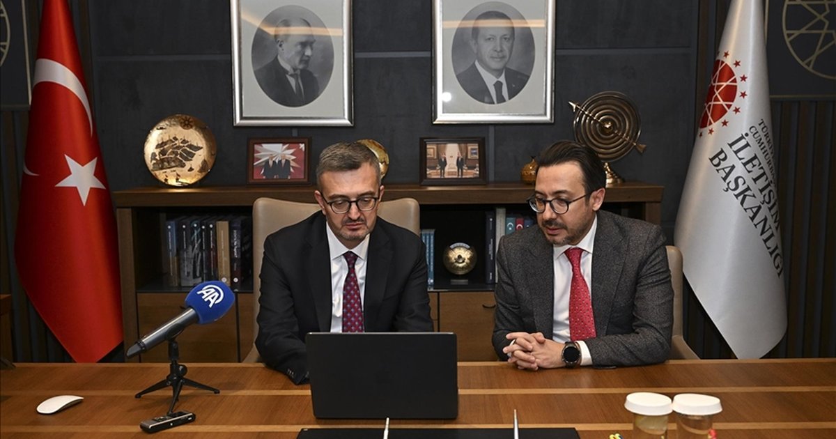 Cumhurbaşkanlığı İletişim Başkanı Burhanettin Duran, AA'nın 'Yılın Kareleri' Oylamasına Katıldı