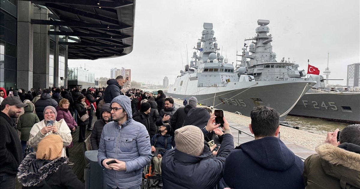 Türkler TCG Anadolu'ya büyük ilgi gösterdi