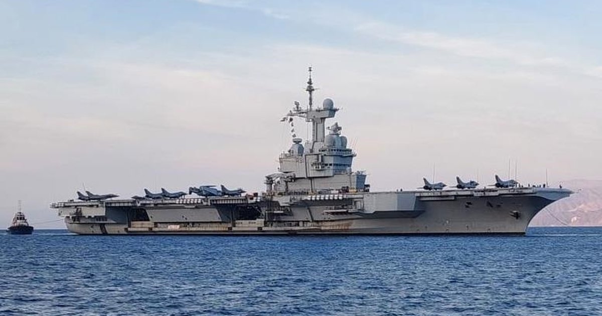 Macron, Charles de Gaulle uçak gemisini Akdeniz'e gönderiyor