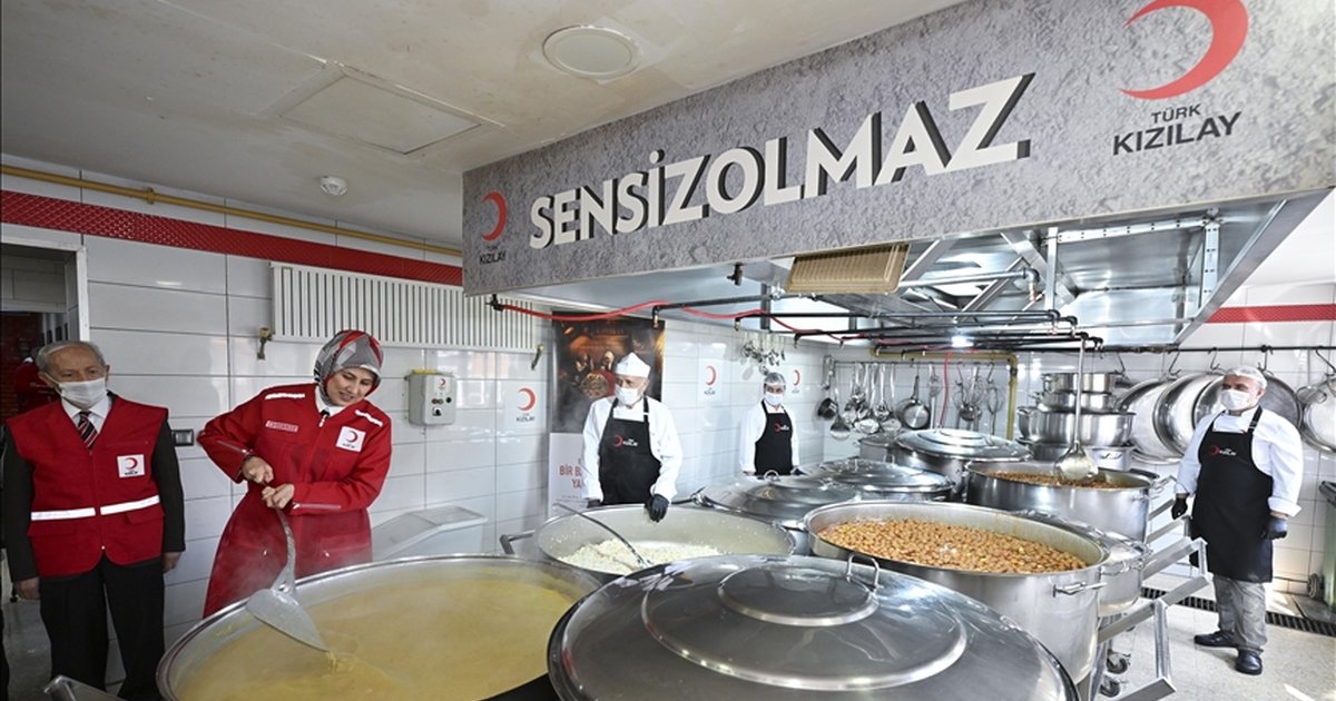 Türk Kızılayından ramazanda da sıcak yemek desteği