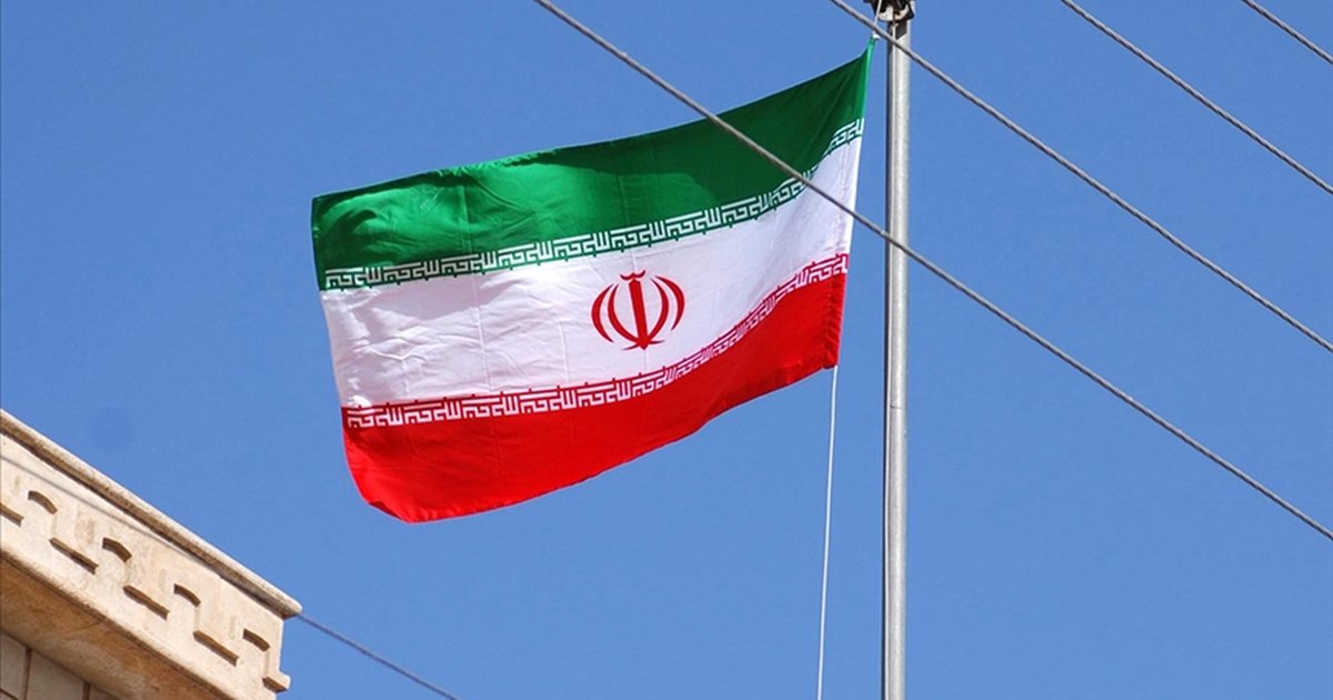 İran'da Geçici Liderlik Konseyi Toplandı