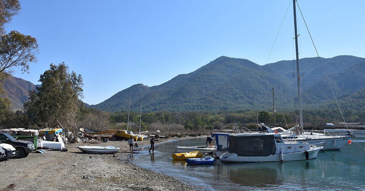 Marmaris'te deniz suyu 2 metre çekildi