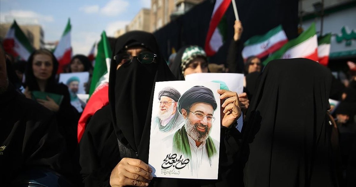 Mücteba Hamaney'in seçimi İran'ı nasıl etkiler?