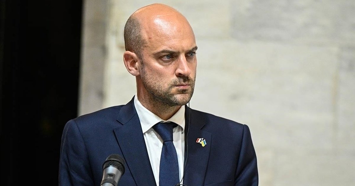 Fransa Dışişleri Bakanı Barrot: İran'a saldırıyı onaylamıyoruz