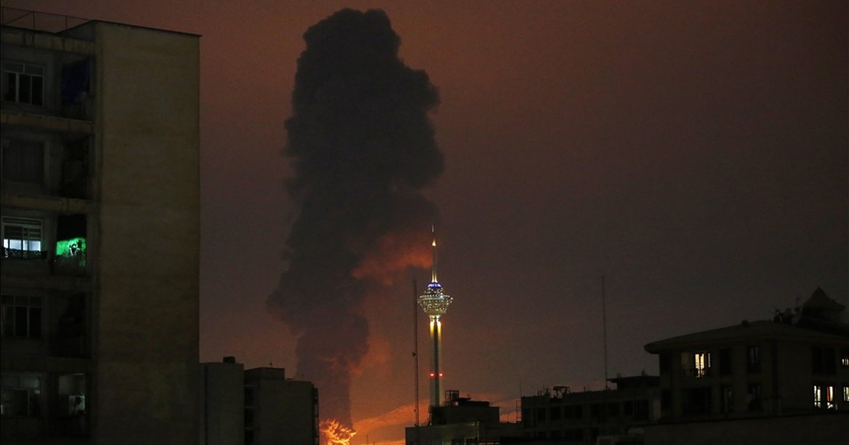 İran'ın Tahran kentinde art arda patlamalar meydana geldi