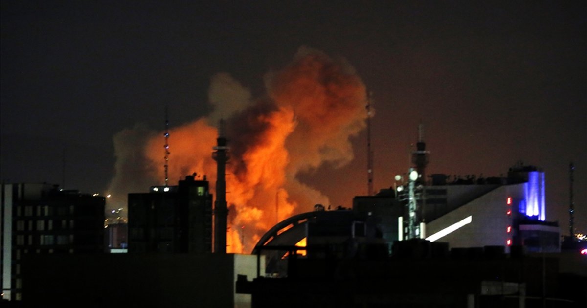 Tahran'da Patlama Sesleri Duyuldu