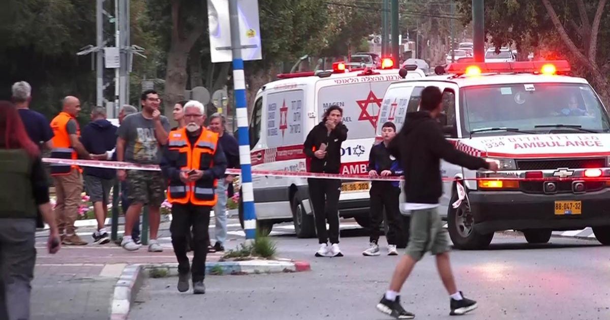 İsrail'e İran Füzeli Saldırı: Tel Aviv'de Hasar ve Panik