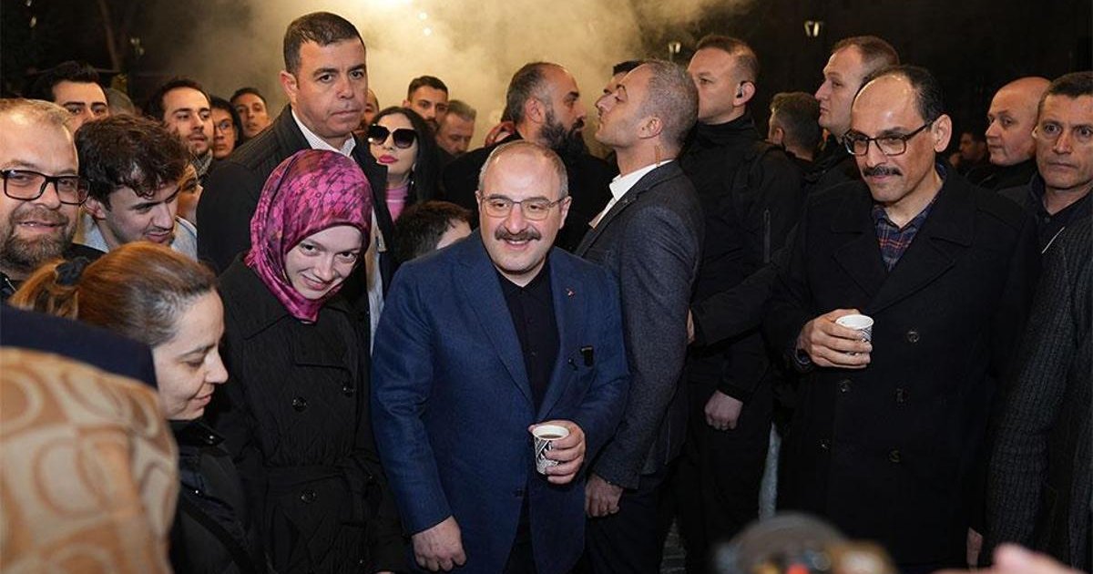 Mustafa Varank ve İbrahim Kalın'dan Ankaralılara Sahur Ziyareti