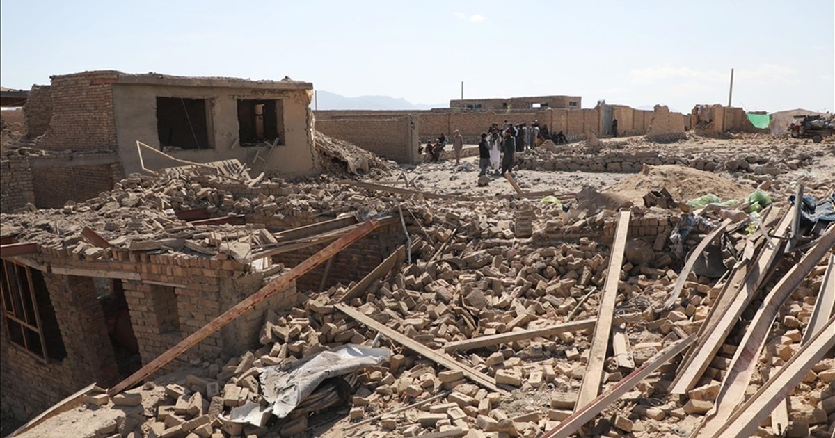 Pakistan'dan Afganistan'a hava saldırısı