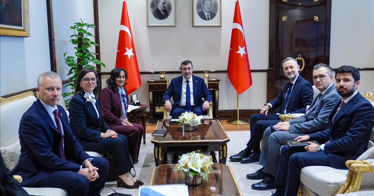 Cumhurbaşkanı Yardımcısı Yılmaz, Kanada Dışişleri Bakanı ile görüştü